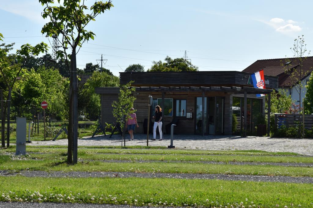 Zagreb Camp Bungalows Rakitje Kültér fotó